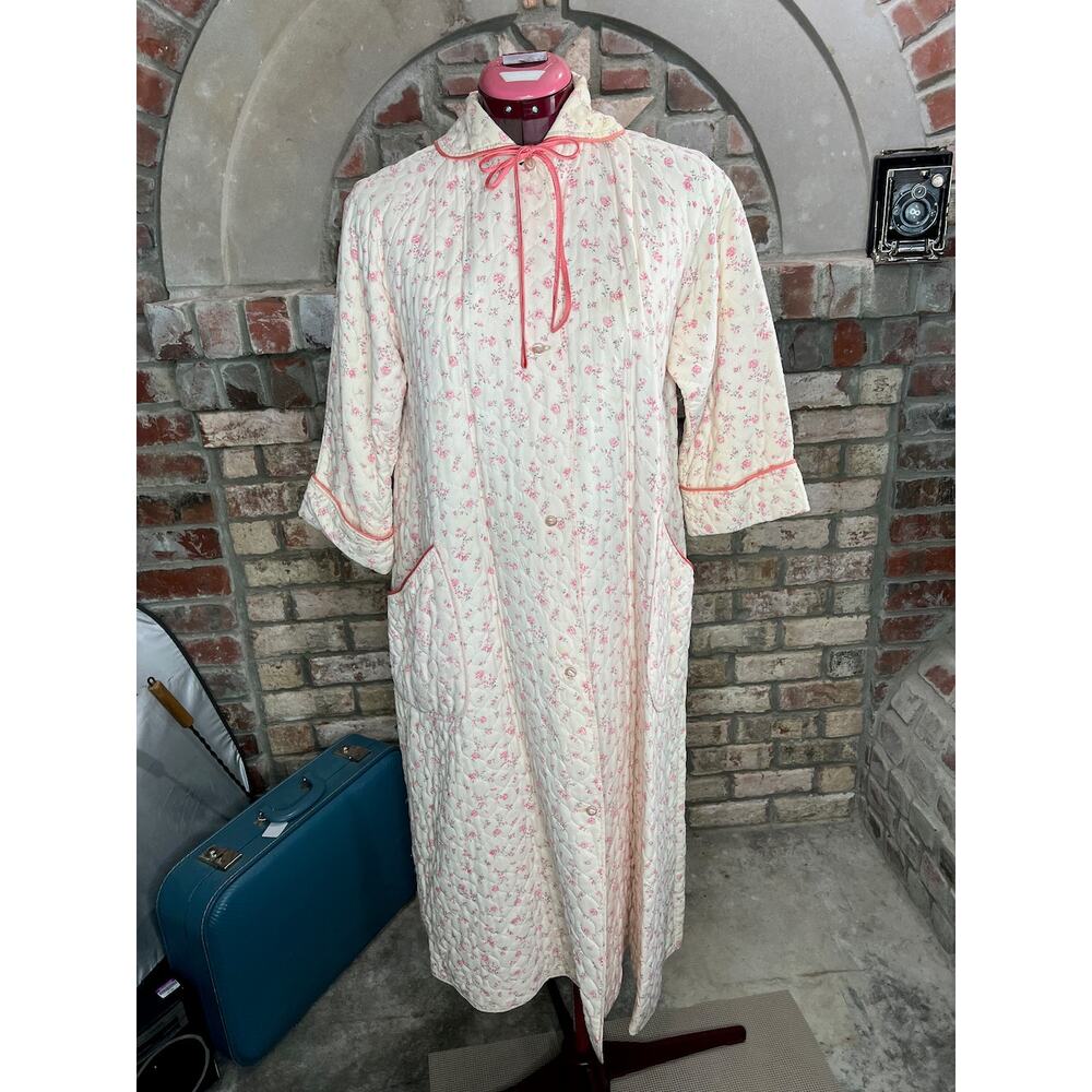 robe quilted floral pink cream light button front